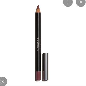 Doucce Lip Definer Pencil In Estella